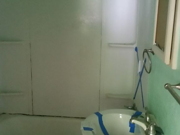 4th image of 105 NE Lake View Ave
