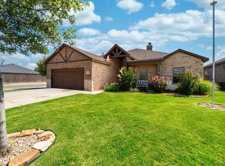 1407 Nottingham Ave, Wolfforth, TX 79382