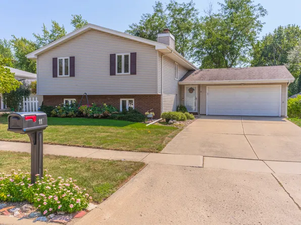 11 Brookshire Grn, Bloomington, IL 61704