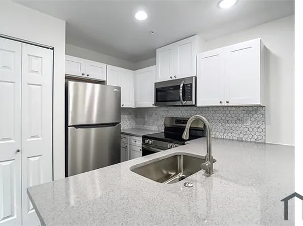 401 E Boyer St, Tarpon Springs, FL