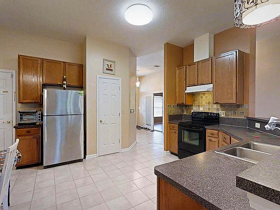 4th image of 2458 Bentshire Dr