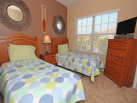 OW2C2837OD-twin-bedroom