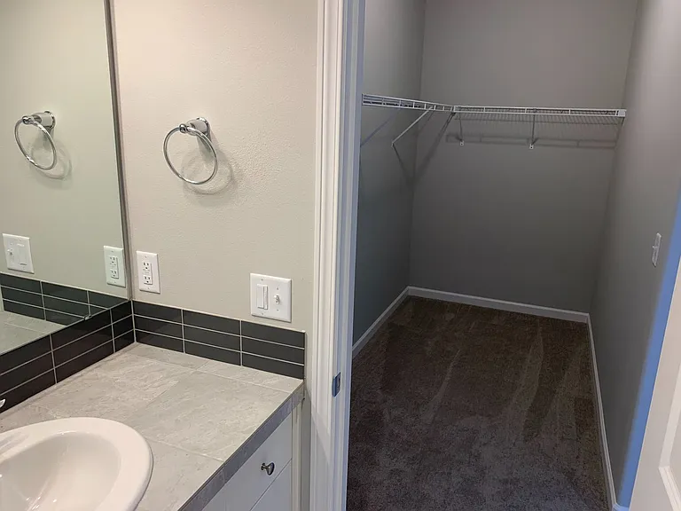807 Water Ave NE — Photo 5