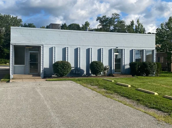 5617 W Ridge Rd, Erie, PA 16506