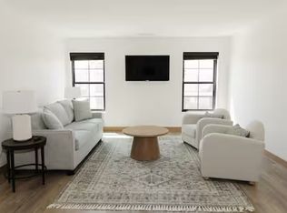 700 1/2 Liberty St #2, Pella, IA 50219