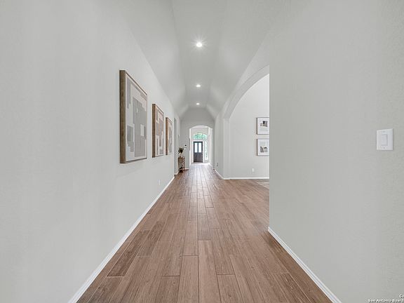 2nd image of 2303 Elysian