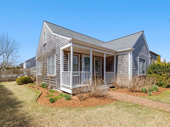 2 Goldfinch Dr, Nantucket, MA 02554