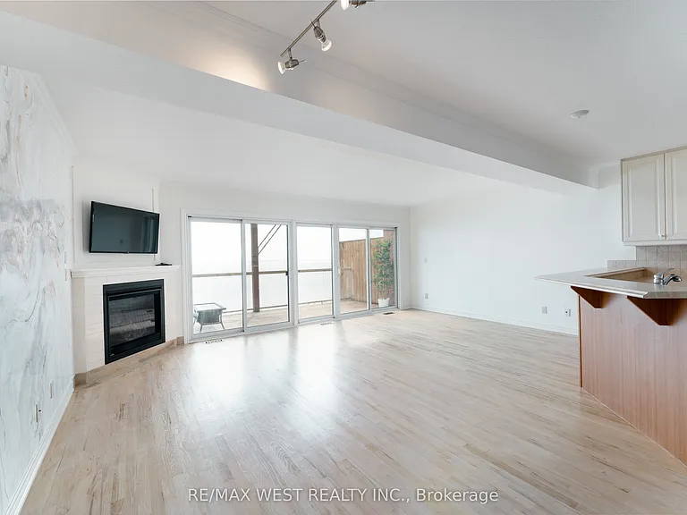 114 Brown St #3 — Photo 11