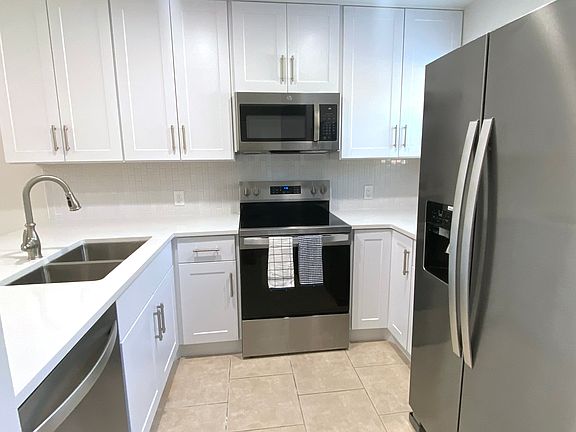 4th image of 208 3rd St E Floor F