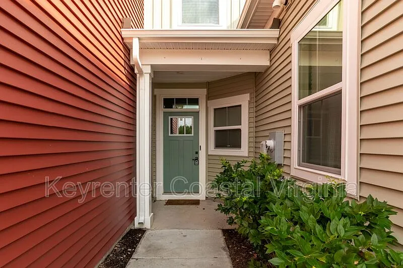 3 bed, 2.5 bath, 1800 sqft, $2,600 — Photo 2