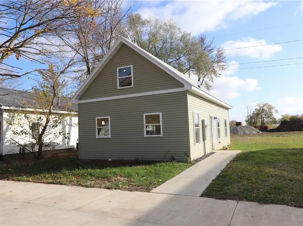 2805 Commercial Ave, Mattoon, IL 61938