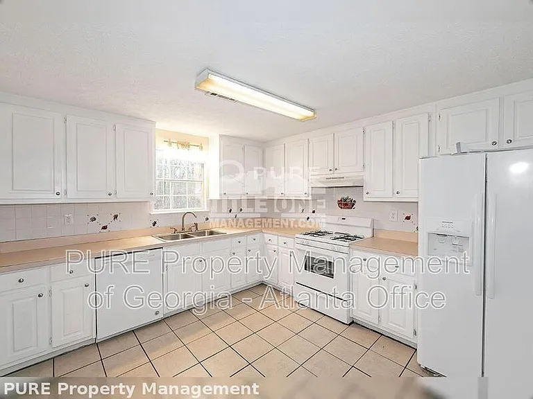 2394 Leeward Ct — Photo 11