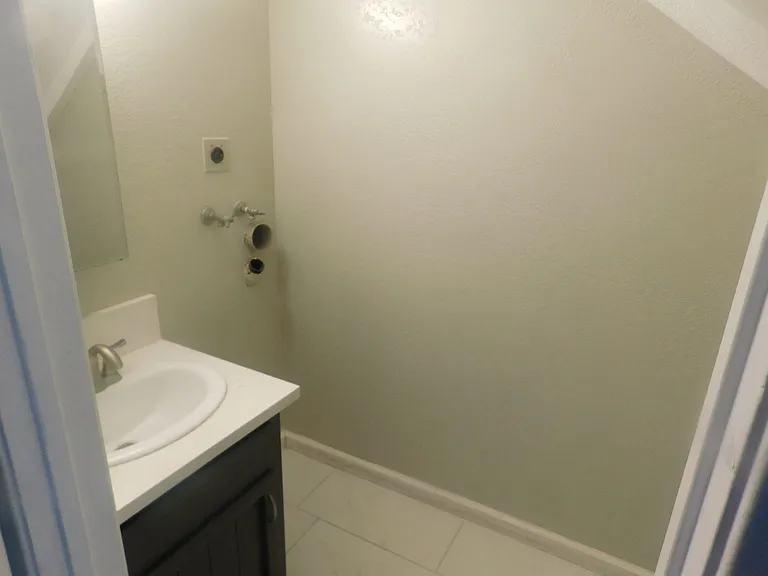 513 E Ridgecrest Blvd — Photo 22
