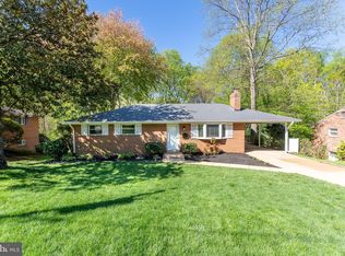 5610 Flag Run Dr, Springfield, VA 22151