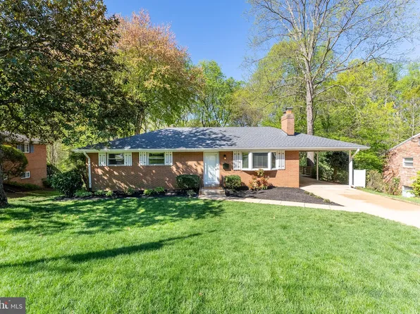 5610 Flag Run Dr, Springfield, VA 22151