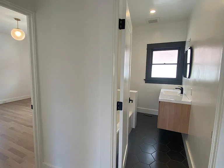 2260 Ewing St — Photo 14