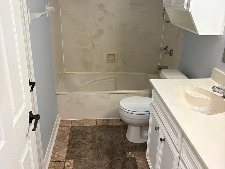 5900 Clearview Cir — Photo 15