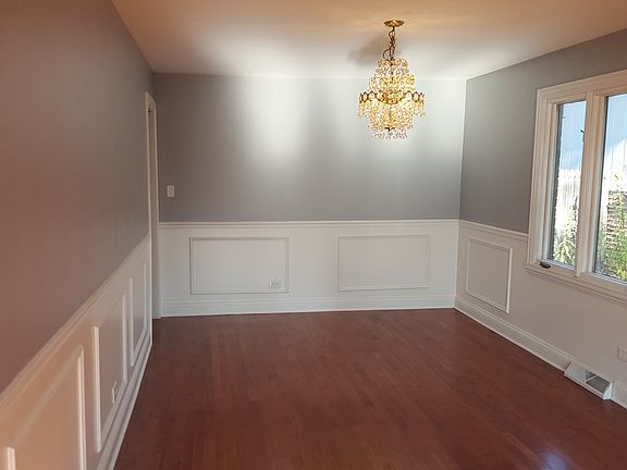 5th image of 8940 Moody Ave