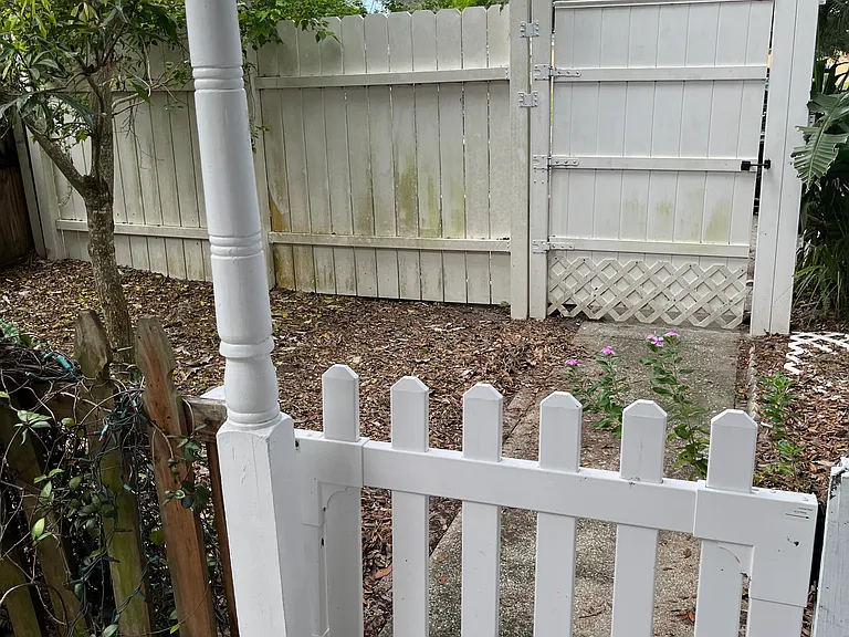 504 Belmont St — Photo 35