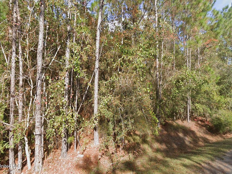 1st image of Cedar Dr
