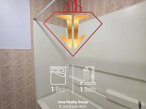 176 West 48th Street image 2 of 18