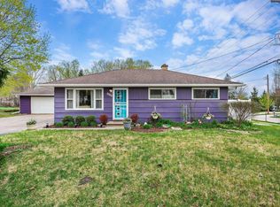 2002 Ardmore Dr, Madison, WI 53713