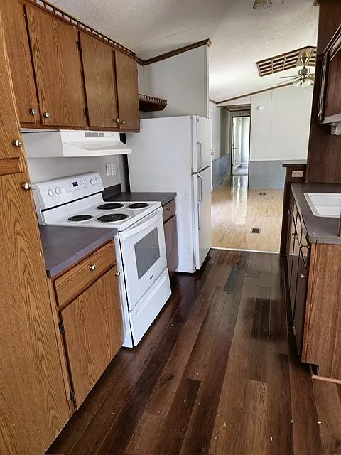 3 bed, $1,200 — Photo 4