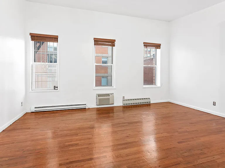 302 W 51st St #5A — Photo 2