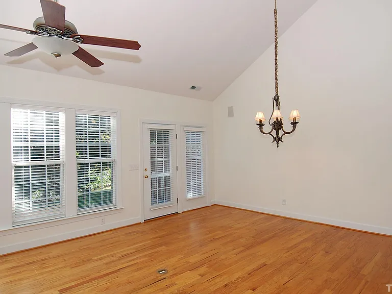 3611 Lion Ridge Ct — Photo 4
