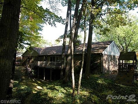 3rd image of 4440 Laurel Dr
