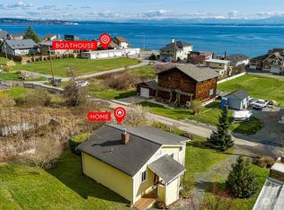 6886 Saska Pl, Clinton, WA 98236