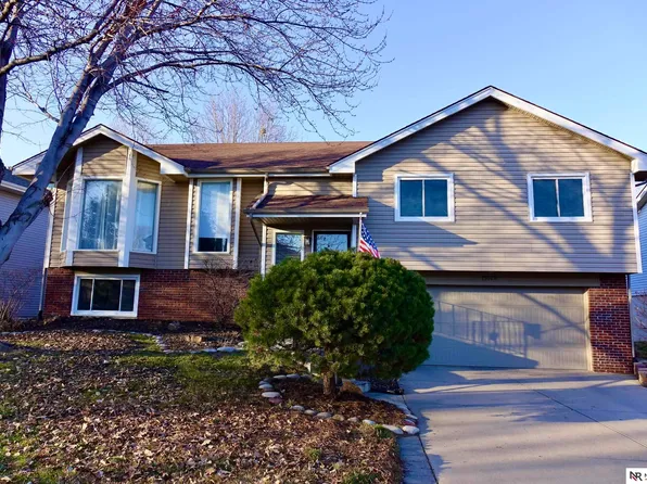 15028 Binney St, Omaha, NE 68116