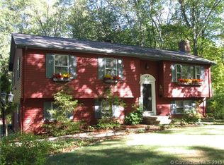 207 Forsyth Rd, Oakdale, CT 06370