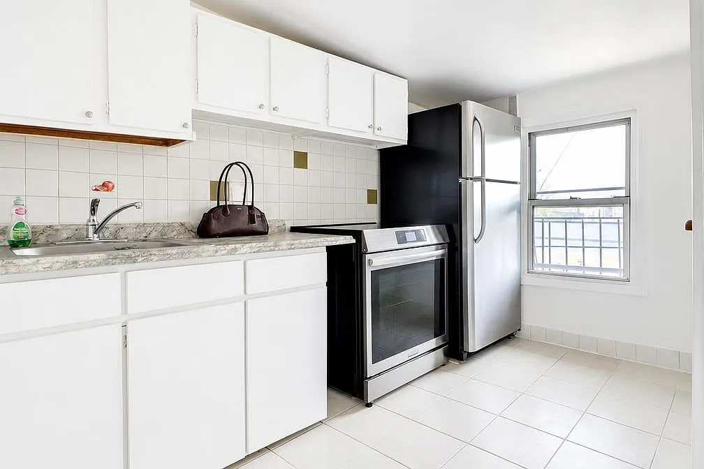 915 Bushwick Avenue — Photo 4