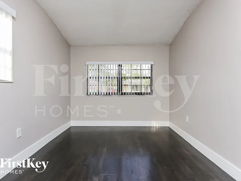 7720 Juniper St — Photo 9