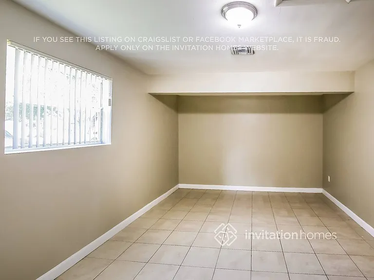 1810 N 47th Ave — Photo 12