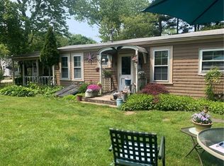 44 Tourtelot Ave, Warwick, RI 02886