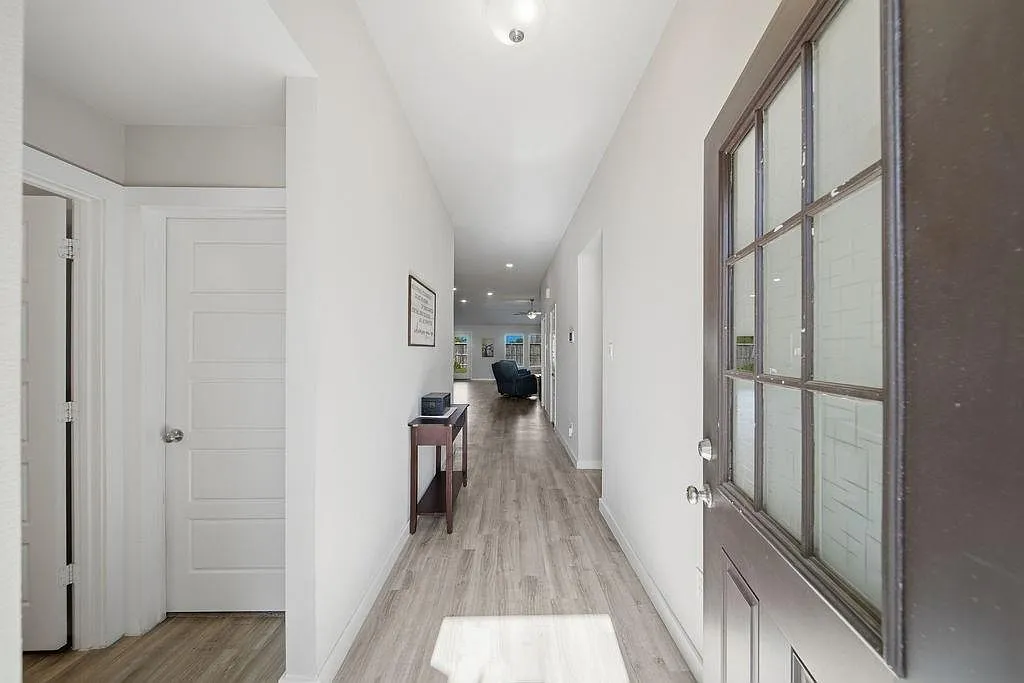 4 bed, 3.0 bath, 2090 sqft, $2,450 — Photo 4