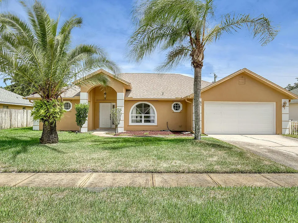 2117 Pumpkin Pl NE
