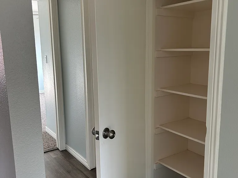 3742 W Sandra Ter — Photo 16