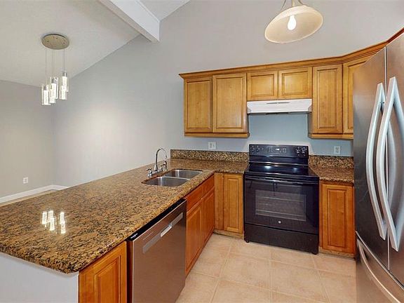 5th image of 16206 Sagebrush Rd