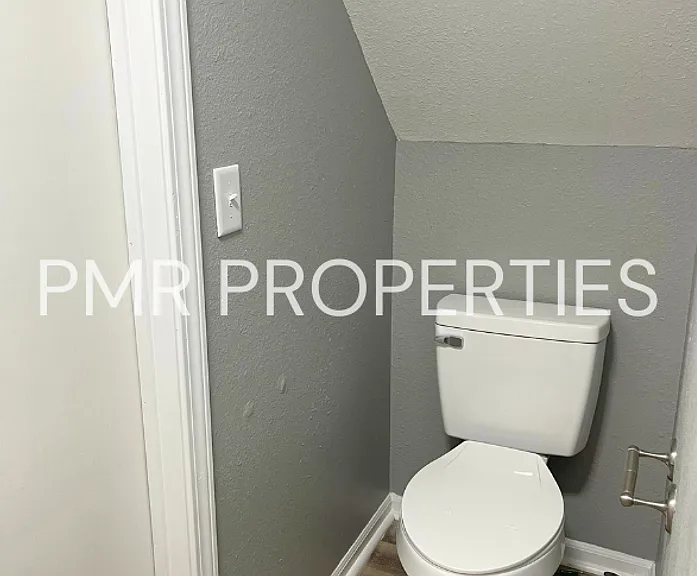 2714 Delaware St — Photo 6
