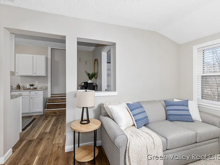 1543 Beidler St #4 — Photo 4
