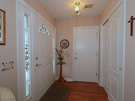 4th image of 16 Abergele Dr