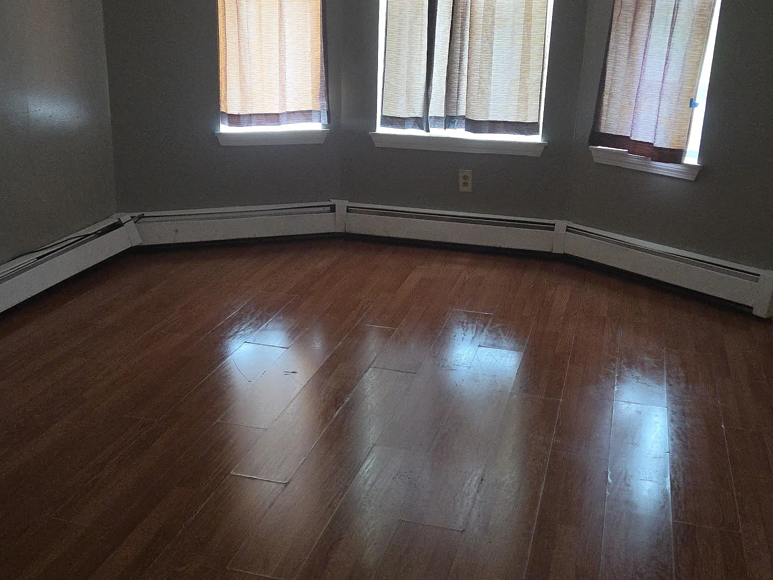 2 bed, 1050 sqft, $1,500 — Photo 1