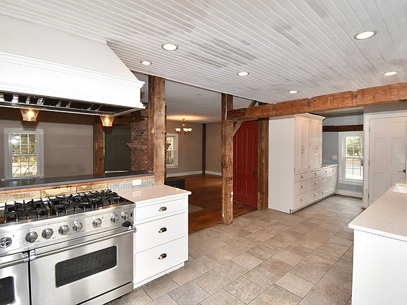 3rd image of 281 Mill Valley Rd