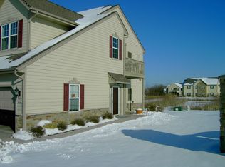 8686 S Roxbury Way #202, Oak Creek, WI 53154