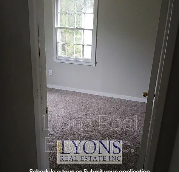 1706 Clover Dr — Photo 8