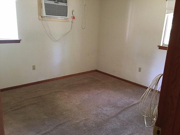 New carpet in all BRs