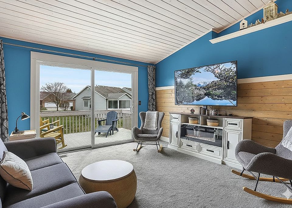 2nd image of 12874 Colebrooke Ct